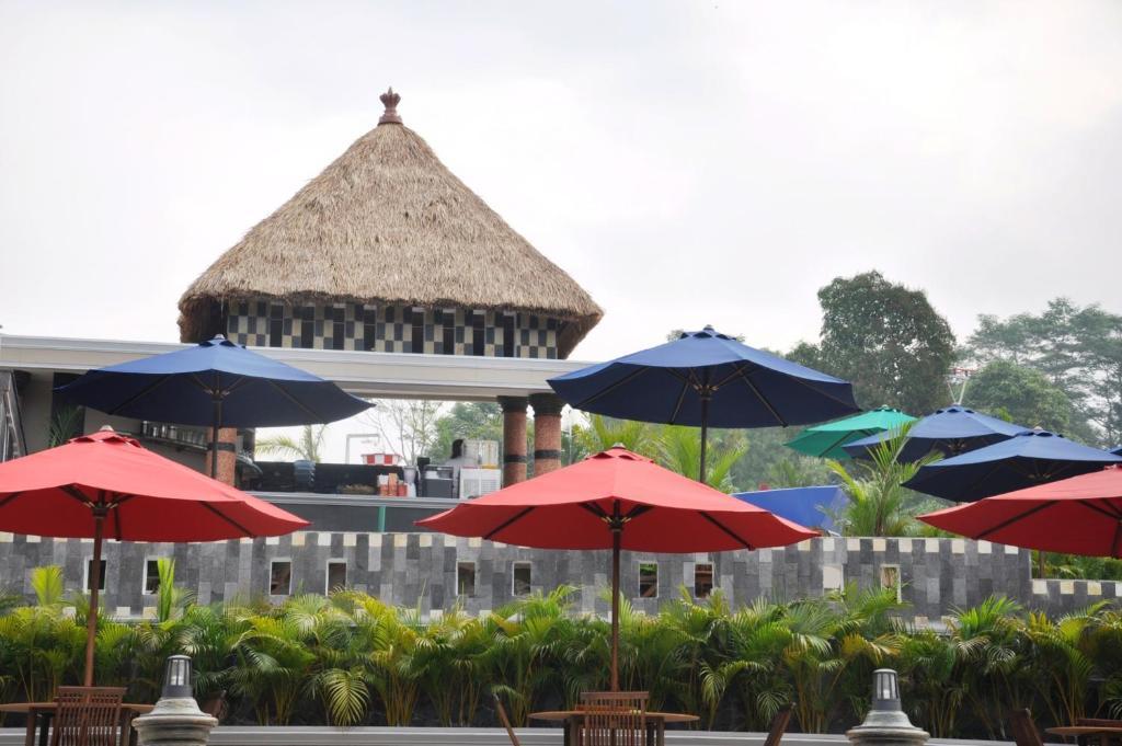 The Jhon'S Cianjur Aquatic Resort Exterior photo